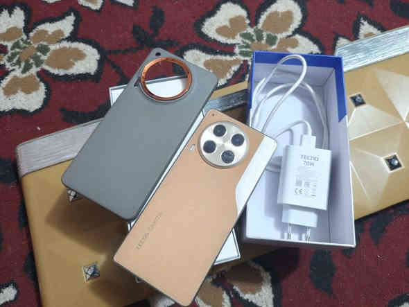 تكنو كامون ٣٠ ذاكرة 256 رام 16الجهاز نضيف ومكفول شرط الفحص كامل ملحقات كارتونه وكفرين وشاحنه وبيه لزكة شاشه من الاخير الجهاز فوول مكاني بصرة قضاء المدينه توصيل موجود السعر 150الف شامل التوصيل هذة رقمي  *********** اي استفسار اتصل وتددلل عليه البصرة
