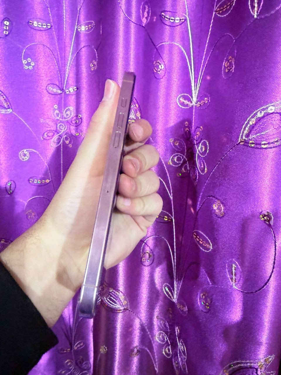 السلام عليكم
ايفون 16 برو ماكس
ذاكرة 512
بطارية 100 
نظافة الجهاز 100% 
الجهاز بدون ملحقات
السعر 1550 قفل من الاخير
مكاني بغداد 
***********
