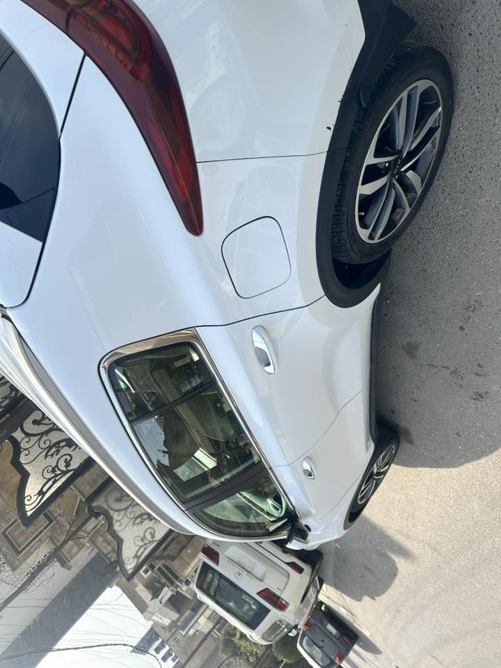 سبورتج   2020 خليجي
السيارة مكفولة من الصبغ  والتبديل
  والبارد 
رقم بغداد بسمي  
المواصفات:
تحكم ستيرن 
داخل جلد (ومغلف ابضاً الغرفة كلها )
نانو سيراميك السياره 
تبريد قطعتين 
مري شفط 
محرك 2000 دوش 
سويج عدد2 
ماشية65 الف حقيقي 
حساسات أمامية وخلفية 
شاشة بلادي 
السيارة ضمان الشركة الدولية للسيارات 
ثلاث وضعيات قيادة
ECO
SPORT
NORMAL 
السعر 203 وبيه مجال 
مكان سياره الكرادة 

رقم صاحب سيارة ‏***********
