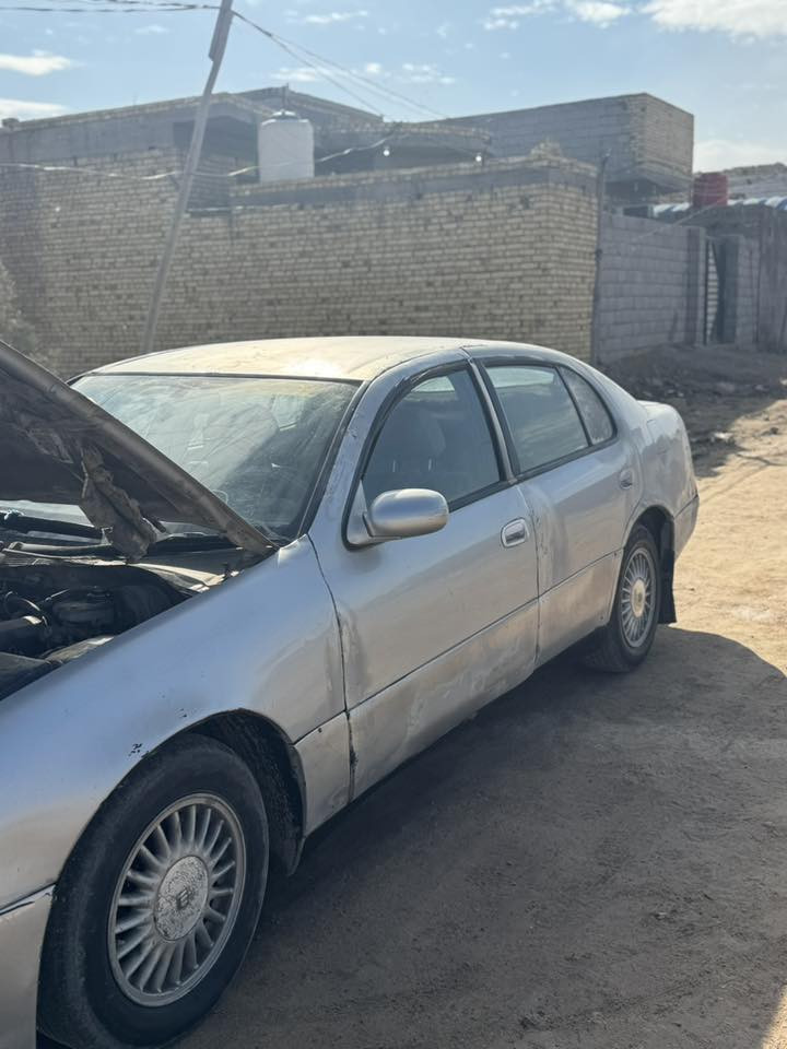 سلام عليكم سياره تيوته ارستو البيع موديل٩٣ رقم بصره *********** الستفار السعر٢٢مستعجل
