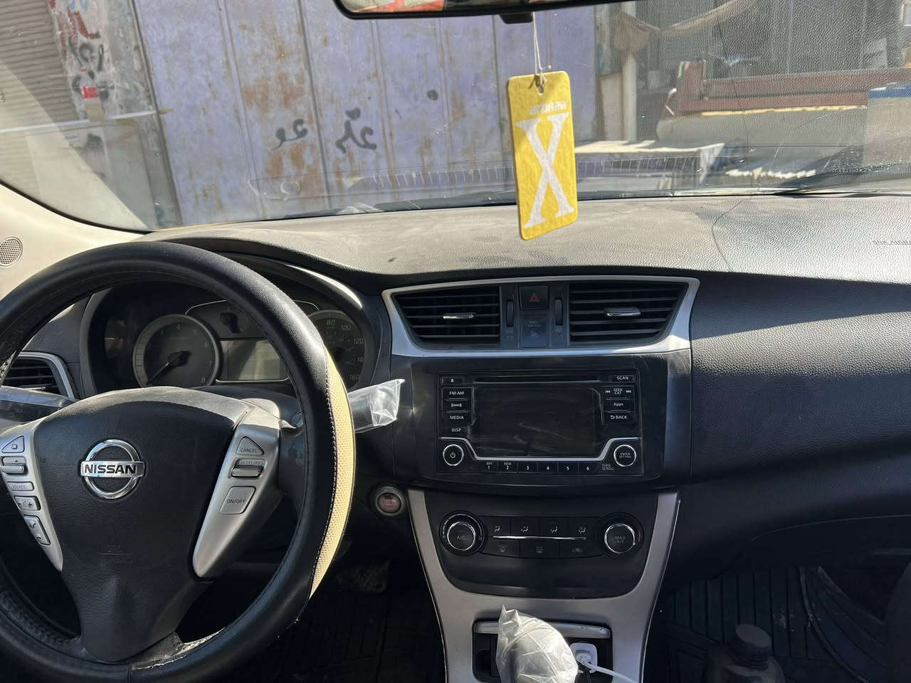 سلام عليكم نيسان سنترا 2015 امريكي حادثها جاملغ وشويه من البنيد فقط بدون دواخل السياره خبر من الله
محرك وكير خير من الله تبريد ثلج السياره مال جناي 
العنوان بغداد 
السعر 98 وبيها مجال للطيبين 
***********
