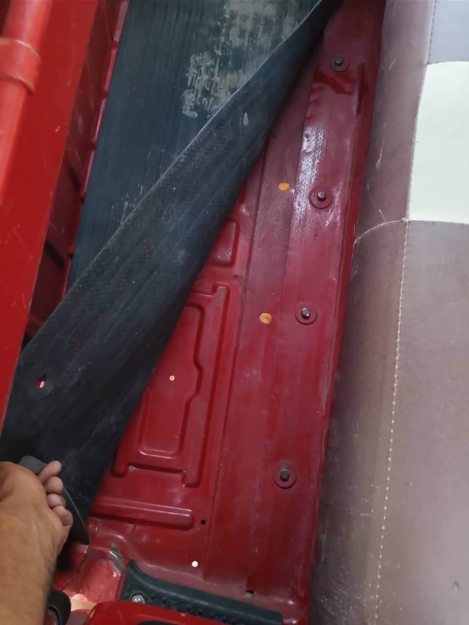 السلام عليكم تكتك موديل ١٨ داخله ب١٩ 
مكفوله كفاله عامه ماعدى الدوس معمره 
تكتك بلاديه جاهزه من كلشى مال جناي 
المكان بابل القاسم 
السعر ٤٥٠٠ وبيه مجال للشراى 
***********

