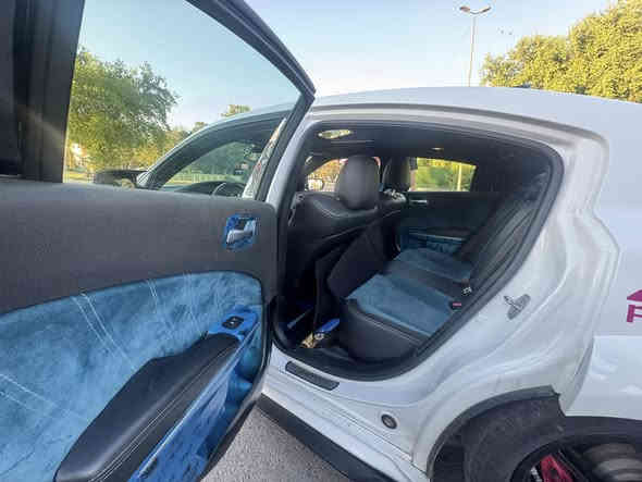 السلام عليكم
دوج جارجر سكات باك وايد بدي اصل
‏Dodge Charger (Scat Pack WideBody)

الموديل : (2022)
المحرك : SRT . V8 . 6.4L .
العداد : (٧٢ كيلو ) قابل للزيادة
اللون :ابيض
                          الرقم : (بغداد مشروع وطني)

( حادث السيارة بنيد وجاملغ السائق )
( بالعراق باب السايق صار بيه بارد )

 اضافات
جكات S2 
دركة ار بي ام
شوتة JLT
غرفة لون ازرق مختم نحلة
تبديل احزام الامان ازرق 
زرع عدسات
لد متغير
لد فتحات بنيد
لد فتحات التهوية الدعامية الخلفية
سترس بار
تغطيس مكينة
جهاز تحويل كار بلي
صدر امامي خلفي جديد
باتري جديد
دبات كزوز ريمونت
بلكات ريسنك
ولف حماوة ريسنك
كاج كان
داون بايب 
برمجة مصطفى ايكل
لد متغير دشبول
الداخل الياف كاربون حقيقي سياره مزودة للأخير

السعر 290$
مكان السياره بغداد شارع حيفا 
***********
