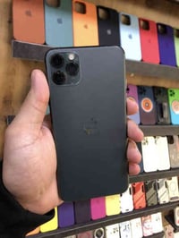 ايفون ١١ برو ماكس الذاكرة ٢٥٦  البطارية ٨٠  اللون زيتوني الجهاز نظيف ج...