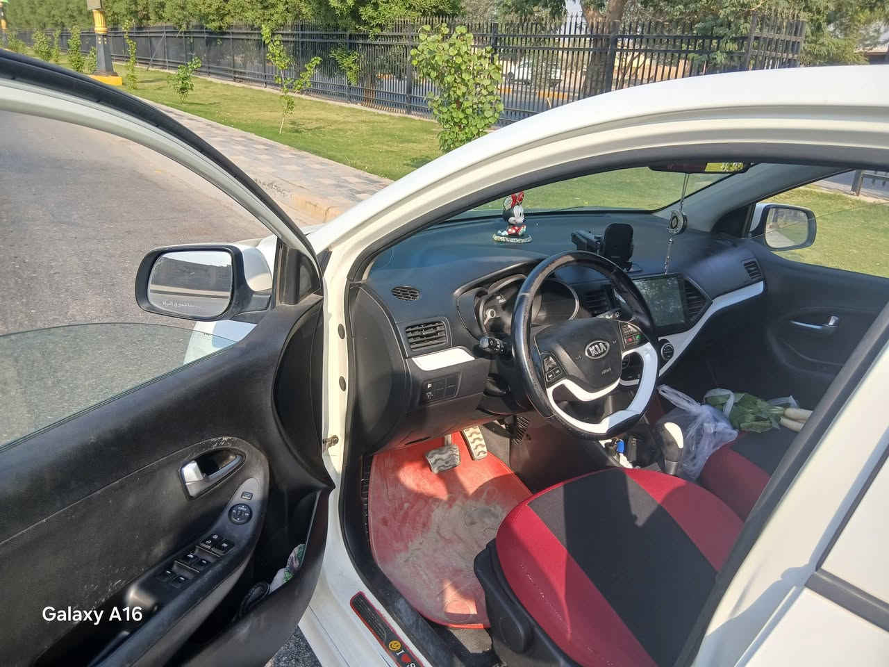 بكانتوا ١٦ ماشية ٧٢ قابل للزيادة فول بصمة تشغيل وأبواب فتحة سقف مري كهرباء  سيارة مكفول عدا باب السايق بارد 
سعر ١٠٥$ وبي مجال 
***********
