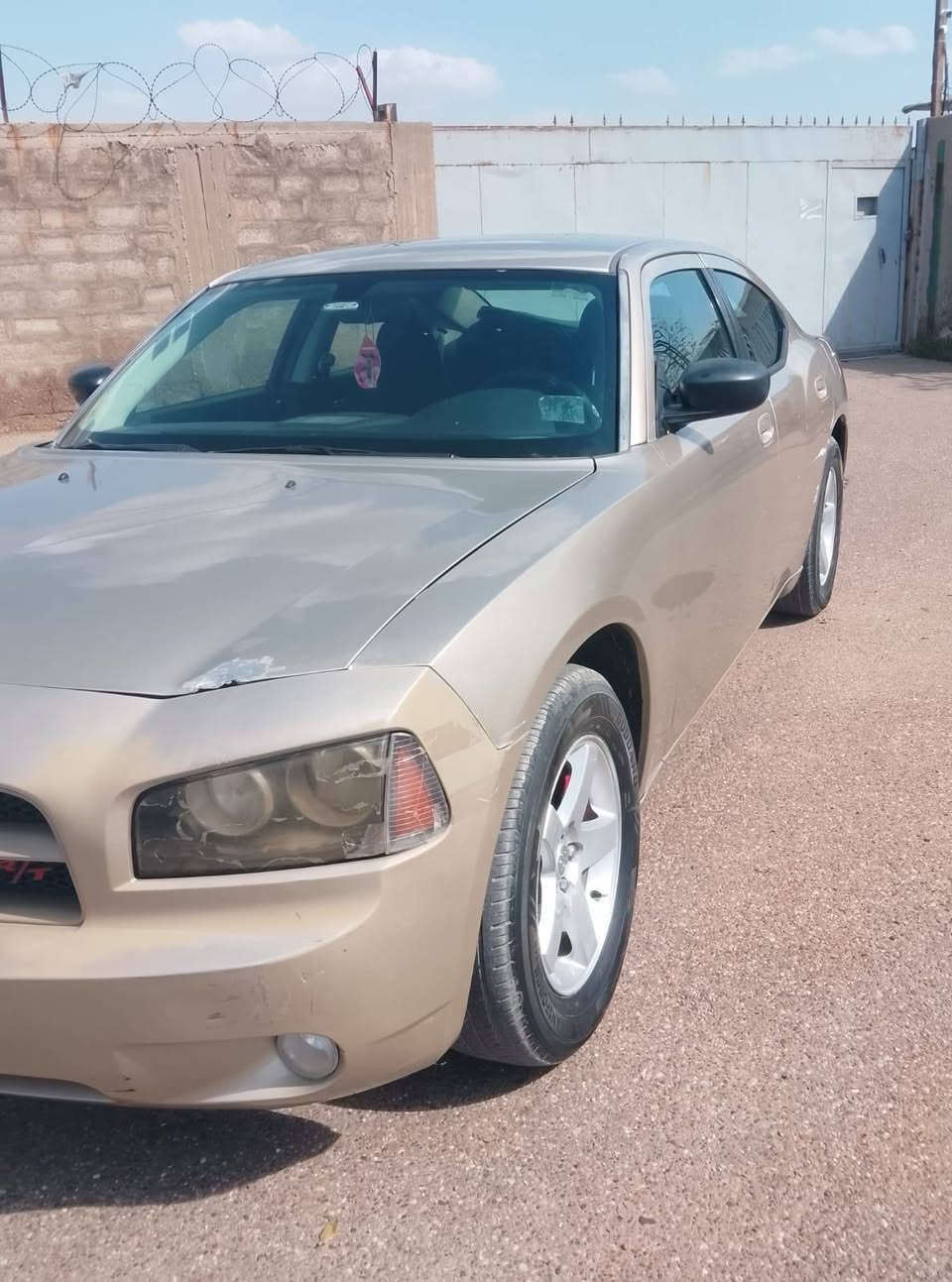 السلام عليكم سياره جارجر مديل 2008 سياره  جاهزه من كلشي مامشتغله ع الخط ابد مال جناي ١٥ سنه صاراله عدنه بيه مكانات صبع بدون حادث أثر شخوط موجوده صور الطع المصبوغه قبل صبغ تبريد تتفيه كله شغال منضومه زنون تخم تاير جديد سياره مانقصه كلشي مكان سياره بغداد شهداء البياع السعر ٩٥ بيع الو مراوس حسب القناعه رقم الهاتف.***********
