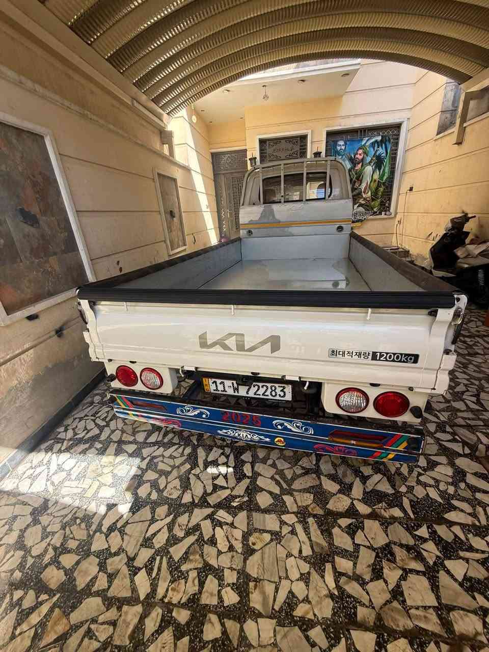 السلام عليكم 
كيا فحل موديل 2023 رقمها بغداد انكليزي شرط التحويل 
مكينه 4000 جديده لا صرف ولا بخار ولا تنقيص 
وكير ومكينه واكسل وشاصي ورقم شاصي كل مكفول 
سياره جديده بل كارتون 📦 بعده على وضع الشركه 🥇
السياره ماشيه 100 الف وتبريد ثلج 🥶 سياره جاهزة لشغل ومكفوله كفاله عامه لا ضربه ولا صبغ ولا تبديل ولا فتح 
سياره بعده على وضع الشركه جديده حيل 
العنوان بغداد البلديات السعر 183 ورقه وبيها مجال بسيط 
وسعرها ابلاش الرقم ***********
ملاحظة حته القواطي مال الشاصي مكفولات
