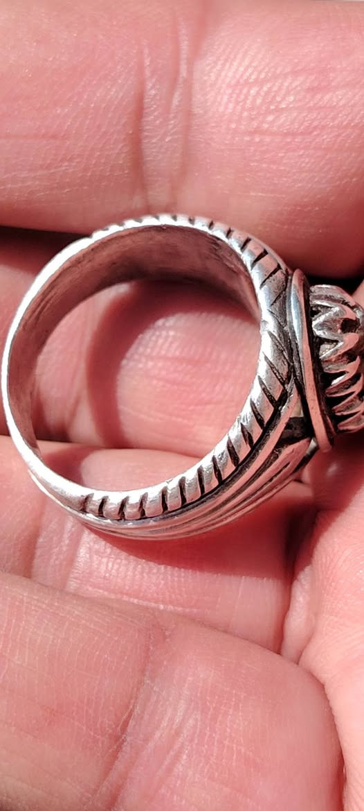 خاتم لوي نباعي صياغة يدوية ثقيل السعر ٣٠٠ بغداد م الصدر ***********
