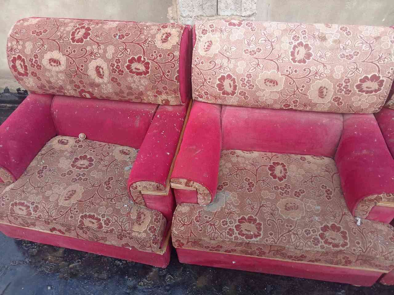 السلام عليكم تخم قنفات العدد الاربعه والسعر 100 وبيهن مجال العنوان الفلوجه حي الشهداء متصله على هذا الرقم واتساب ***********
