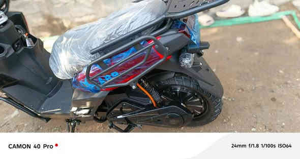 سلام عليكم  دراجه شحن فول صالي 6 ايام من نزلته وصل معرض موجود بكاني شارع مدارس مشتل شراي خابر اني مكلف بنشر موصفاته معرفه 6بطاريات ‏‪***********‬‏     سعر 1200بيه مجال
