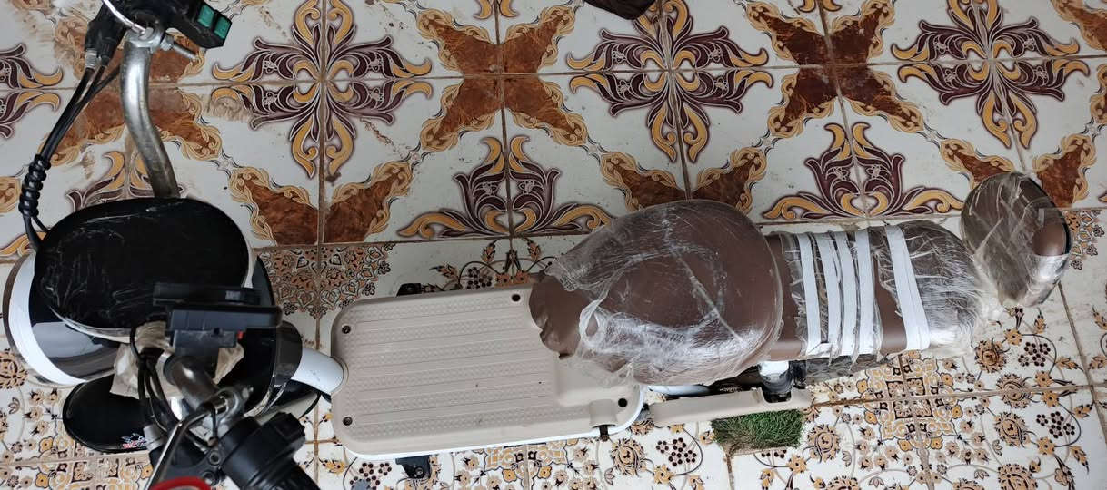 سلام عليكم بايسكل شحن حجم 16 موديل 25 سرعه 99 بايسكل نضيف اربع بطاريات جدد الملف جديد كلشي شغال بي يشتغل بصمه وكرت وسويچ السعر 180الف قفل مكاني قريت امام غربي  رقمي *********** بايسكل خدمي
