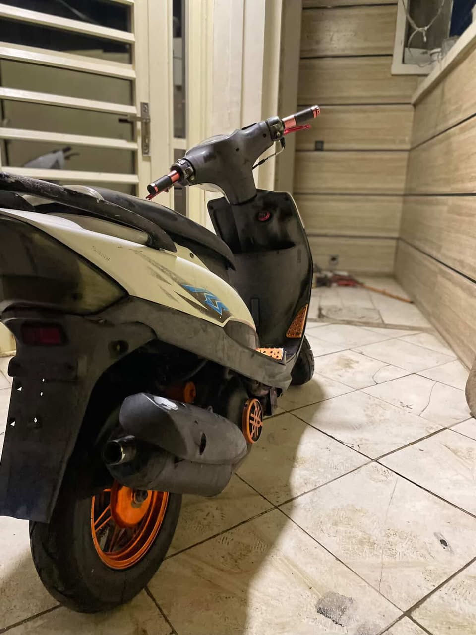 سلام عليكم ماكس عددلةة للبيعع
دراجة كلها بلادية كفرات ببلادية داخلل بلادي دراجة ملحة ملاحة كلش حلو ونضيف كشرها نضيف  

عليهها تزويد خير من اللهه

يدات بريك 

قبضات بانزينن 

دوساات 

قبق فلاويين 

ويلكب 

صدر امامي 

دبل خلفي 

استتاند صفح 

صالنصةة اف ام 

دشبول الكترونيي 

كهربائيات كلهه شغالةة شلع لايت عالي. ناصي  بك لايت 

دراجة. مكيينه خرسة شرط مكفولةة صوت نضوح تبخير قفل جنطة وقفل استيرن   

مكان بغداد دورة البعيثة 

السعر600 وبيها مجال 

‭0787 118 0370‬اتصال 

واتساب ***********
