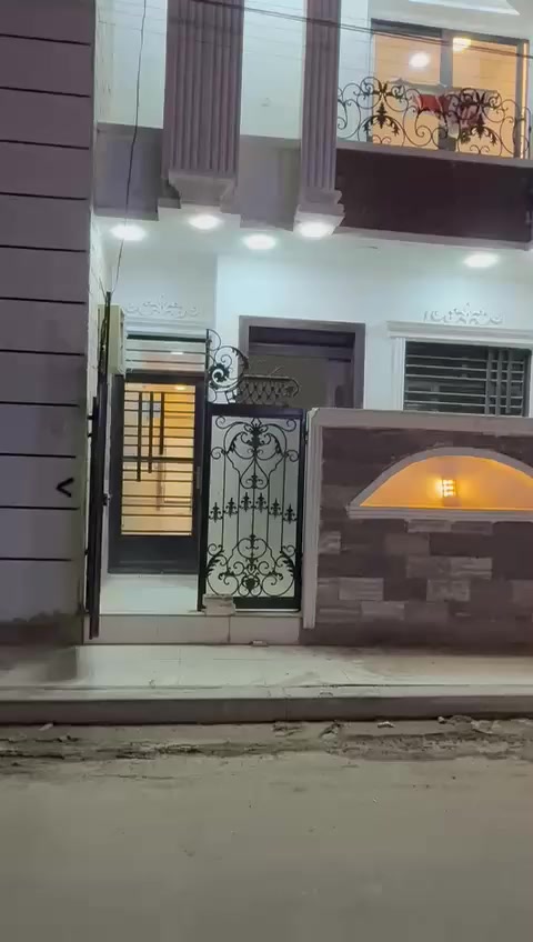 بيت للايجار مساحه 80 متر جديد ثلاث غرف نوم مطبخ هول استقبال حمام عدد 2 منور عنوان دوره حي دجله سعر 650الف
***********
