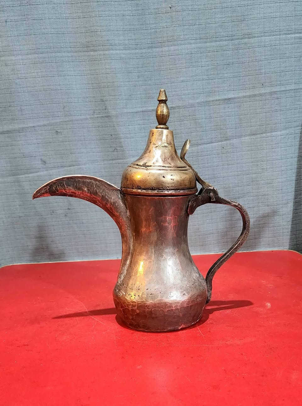 السلام عليكم
دلال عدد 2 نحاس احمر شغل بغدادي قديم بدون ختم وزن ثقيل اضرار بسيطه بالقبقات موضحه بالصور السعر 200 الف نهائي مكاني بغداد


**إذا كنت صاحب هذا الإعلان وتريد حذفه لأي سبب، رجاءا أرسل رسالة إلى الدعم الفني**