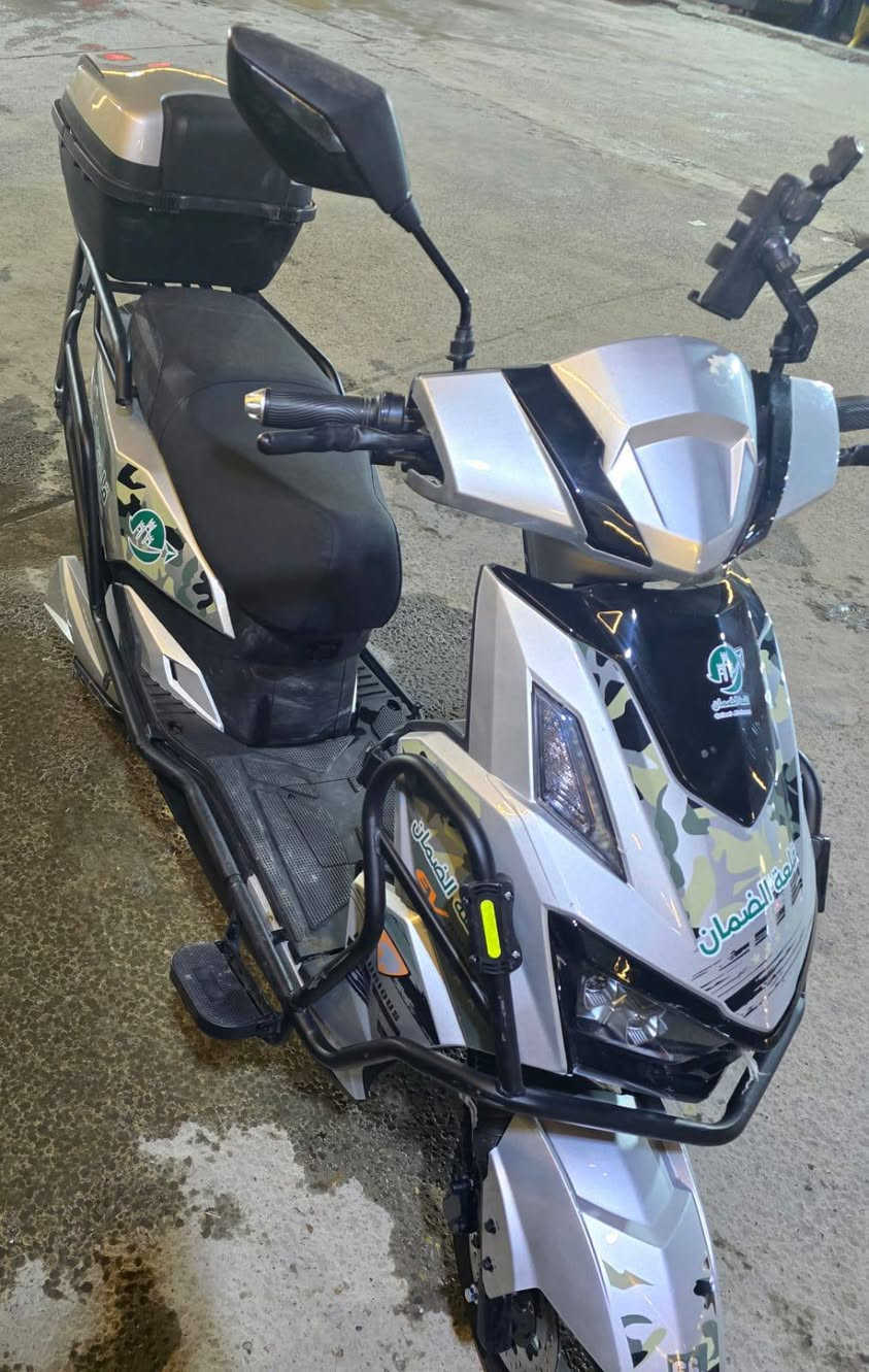 السلام عليكم عندي هاي الدراجه قبل 3 اسابيع اشتريته وهسه اريد ابيعه كامله مكمله اي نقص مابيه هاي  2025ب800 وبيه مجال للطيبين مكاني الطوبجي قرب سمير ابو الفلافل الرقم ***********
