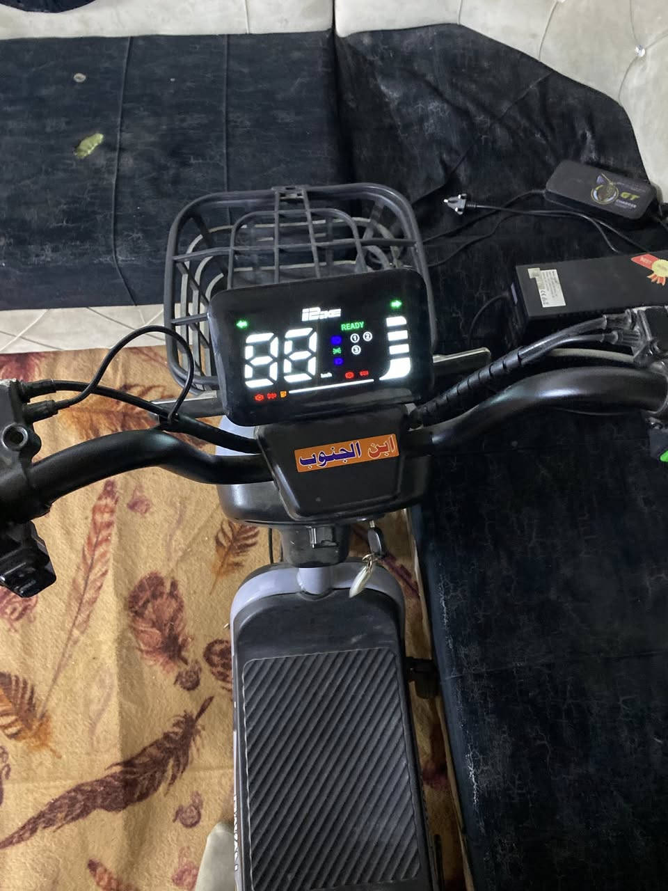 دراجه شحن استعمال اقل من شهر نضيفه كلش السعر اتصل ***********
