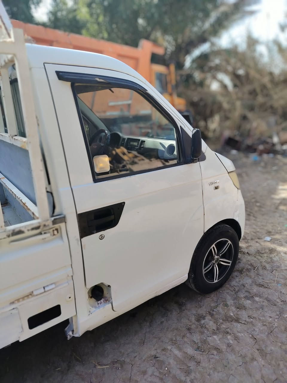 سلام عليكم شيري للبيع موديل 2011 رقم كربلاء جاهزه محرك جديد تخم تاير ترهم مراوس حسب القناعه لسعر ٣٢ وبيه مجال *********** مكاني بابل جبله
