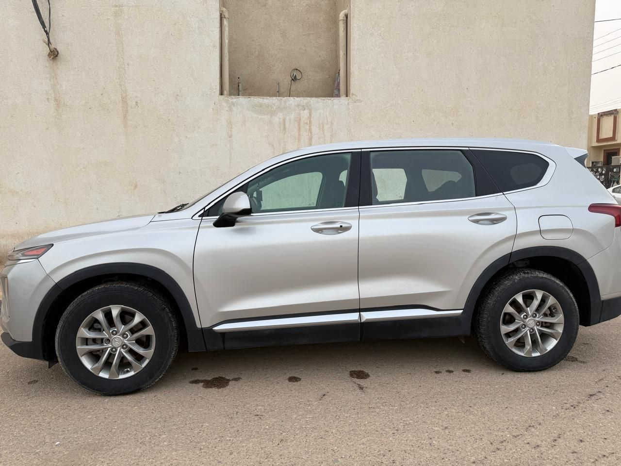 سنتافي وارد أمريكي 2019 سلفر 2400 فول عدا الفتحه دفع رباعي 5 راكب
حادث بدون ايرباك بدون تبديل فقط الدعامية
للاستفسار الاتصال على الرقم ***********
