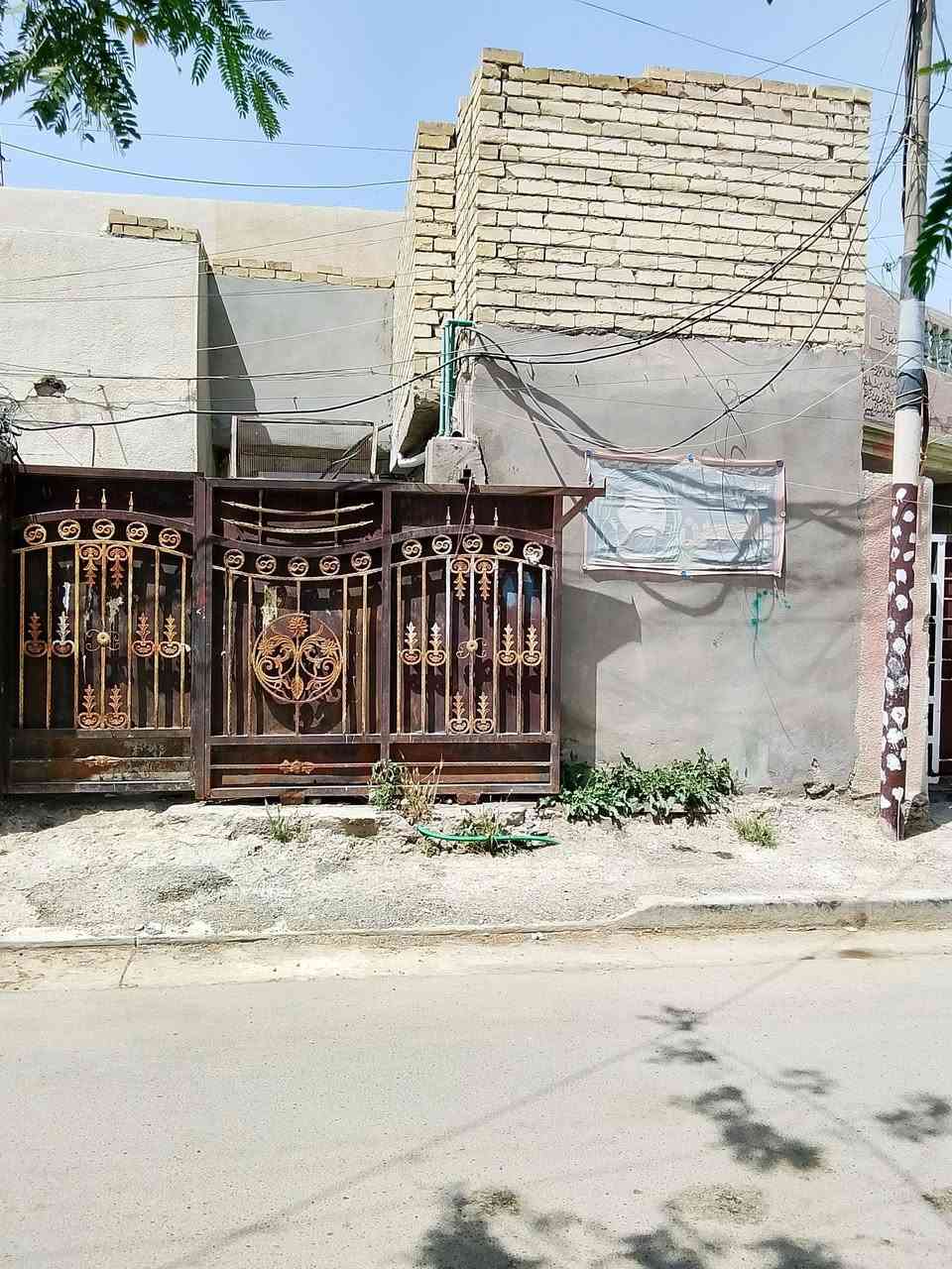 لبيع مشتمل مساحة 100متر الوجهه5 والنزال 20حي الجهاد بل 95قريب علئ مدرسه العباس السعر125
***********
