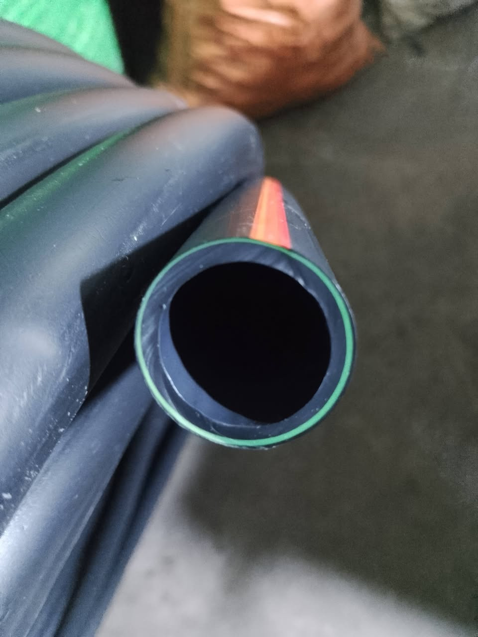 1 انج مسلح 3طبقات عنوان بغداد بوب الشام 
***********
