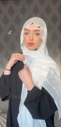 شال • دانتيل فرنسي • درزن