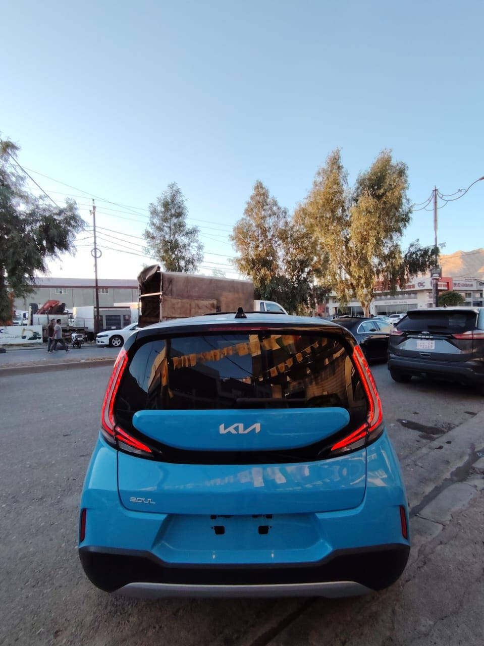 فول عدا البصمة 
رادار ميحيطي 
توقف ذاتي 
كاميرا دوارة 
فتحة 
تدفئة كشنات وستيرن 

٣ قطع صبغ فقط الباب مال سياق تبديل 
سياره صارلي شهرين من طببتها للعراق 
تحويل مباشر 
رقم للتواصل ***********
