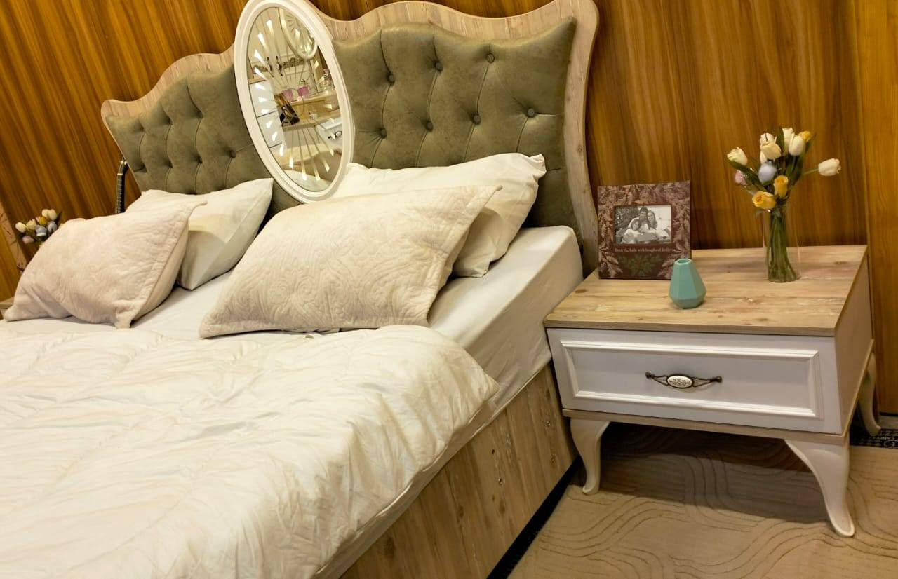 غرفة كانتري الأصلي 8 قطع نضيفة جدااا انارة ومخزن بالسرير *********** مكان بغداد
