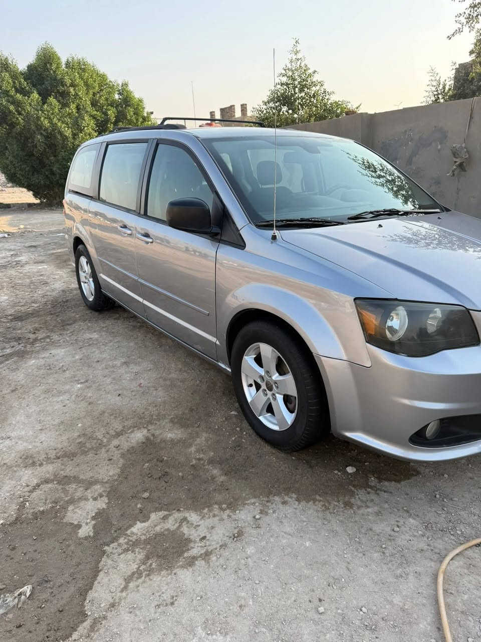 دوج كرفان للبيع 2016في آيبي تبريد 3 قطع مكينه وكير خير من الله سياره جديده منضومه غاز
حادثها موجود بل صور مكان السياره الديوانيه الحمزه الشرقي السعر 165 وبيها مجال  ***********
