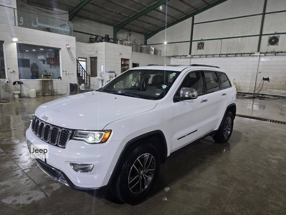 #جيب كلين تايتل ( 2019 ) ( Limited ) JEEP 
رقم اربيل  سيارة جديد 
‏‎مواصفات ليمتيد ( Limited) فول*****
‏ بصمة
‏‎فتحة صقف 
‏‎سندوق شفت 
‏‎- كشن خزن
‏كشن جلد
‏‎كشنات و سكان هيتر
‏‎ نضام   Eco + auto stop + auto break + sport
‏‎ لايد (ليد) شادلها عدسات 300$
‏‎كامره خلفية
‏‎حساسات خلفية 
‏ نقطة عمياء 
‏‎بروجكتورات
‏‎تايرات جديد
‏‎ # مكانها / كركوك 
‏‎رقم تلفوني ☎️ *********** 
‏‎ السيارة كلين تايتل مكفوله من كل شي #‏‎
السعر 295 بيها مجال شي قليل كركوك, العراق
