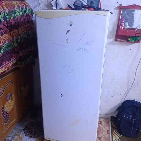 سلام عليكم ثلاجات للبيع وحده نقص غاز ولثانيه شغاله نضاف الشراي يتصل*********** مكاني  سوق الشيوخ
