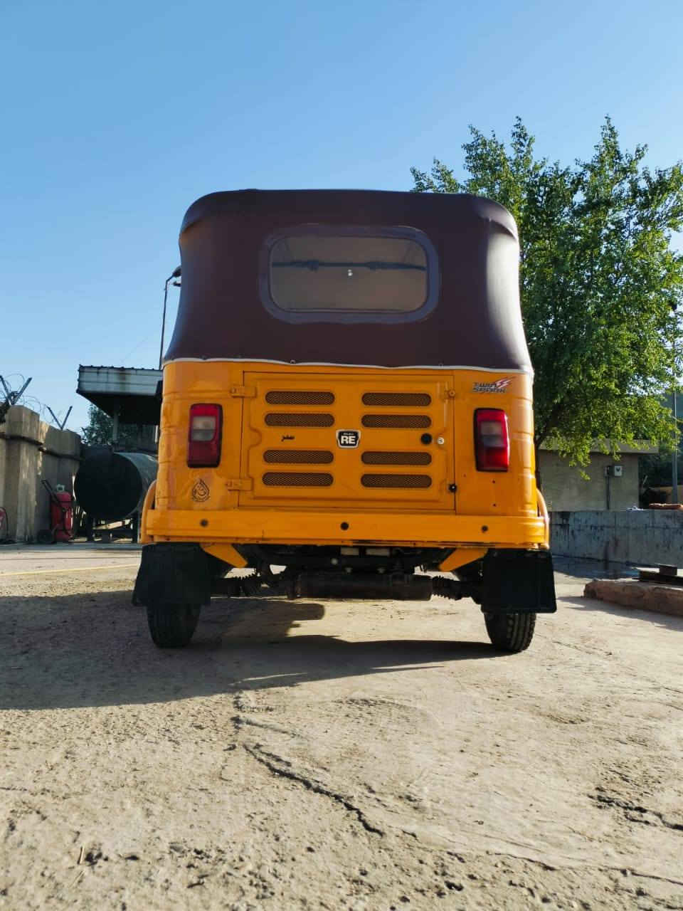 سلام عليكم تكتك موديل 2019 شهر ال12 نازله بل 20 مرقم كامل مكينه كير اكسل مكفوله لاتنقيص ولا تبخير
كشر كفاله من لصبغ ولا حار ولا بارد كشر نضيف كلشش  كشنات على وضع لبلاد تايرات جدد التكتك مامعمره نهائيه على وضع الشركه
المكان بغداد البياع تقاطع درويش 
رقم الهاتف ***********
السعر 6200........ تكتك نضيفه الله شاهد
