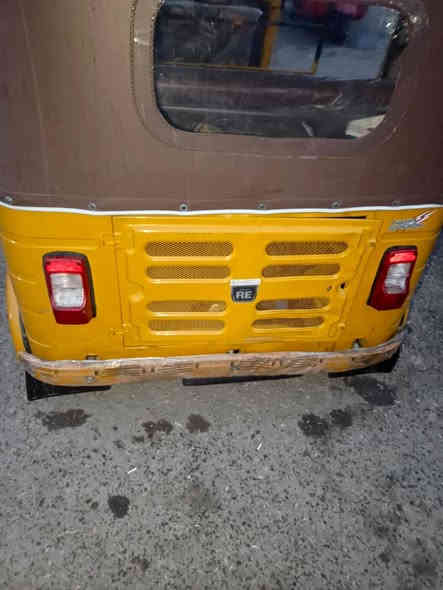 السلام عليكم تكتك موديل 2020 شهر 12 تكتك مكينه مكفوله لا تنقيص لا تبخير بيه  لغد واحد مصبوغ عنوان حي طارق القديم موبايل ***********
