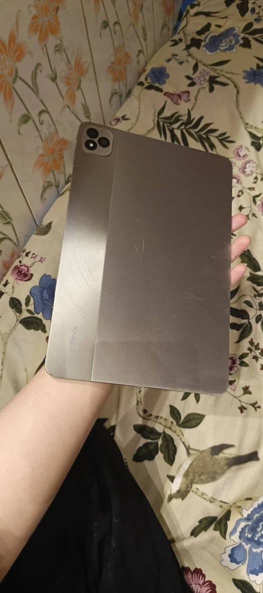 يأتي تابلت Infinix Xpad (إصدار 2024/2025) كجهاز لوحي اقتصادي بشاشة 11 بوصة IPS LCD بتردد 90 هرتز ودقةبكسل. يعمل بمعالج MediaTek Helio G99 القوي، أمبير، شحن 18 واط، ذاكرة 128/256 جيجابايت مع رام 4/8 جيجابايت، وكاميرات 8 ميجابكسل، بنظام أندرويد 60فريم سعر,200بي مجال التواصل ***********
