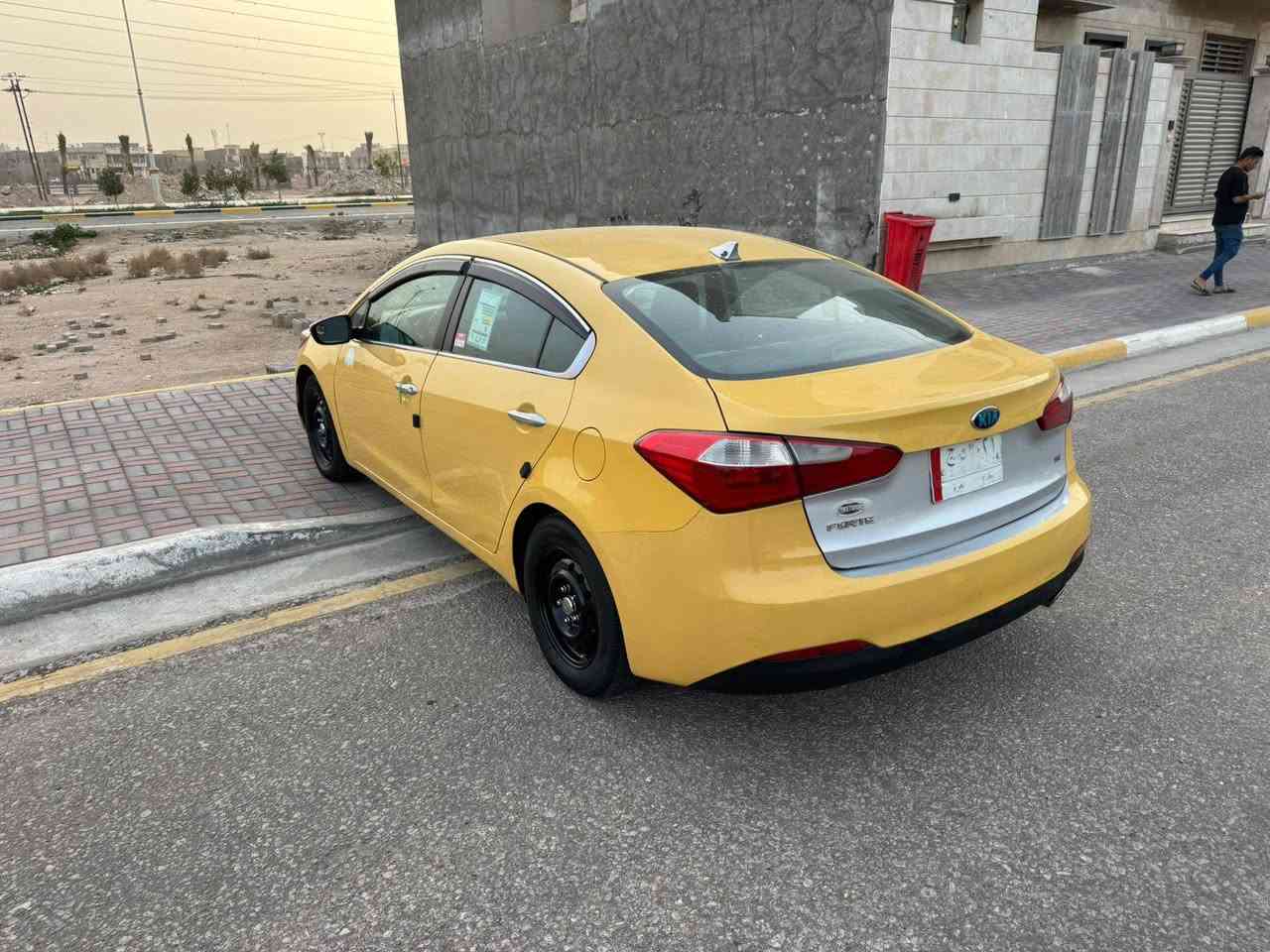 السلام عليكم فورتي 2015حادثه فقط بنيد بدون دواخل والباقي ليبل واحد الاستفسار ***********  السعر 109 موصفات شاشه كامره دواره تحكم استيرن محرك 2000 كير ومكينه مكفولات حداديه تخم تاير هيئه  وغرامات مصفره رقم بغداد سنويه جديده المكان كربلاء
