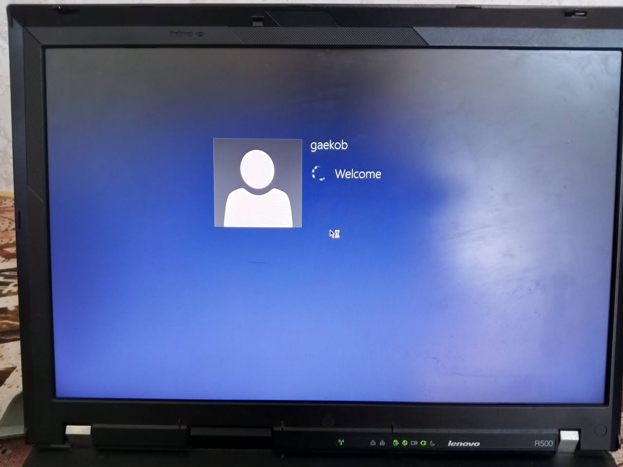 لابتوب Lenovo Thinkpad r500
معالج core i2 centrino
هارد 320 GB hdd
رام 4
(بدون بطاريه تشغله على المحوله مالته طبيعي بدون مشاكل)
مروحه تبريد ومشتت حراري 
شاشه ضد الانعكاس والبصمات
ودندوز 8.1 برو اخر اصدار
سعر 75 
كربلاء رقمي *********** مراسله
