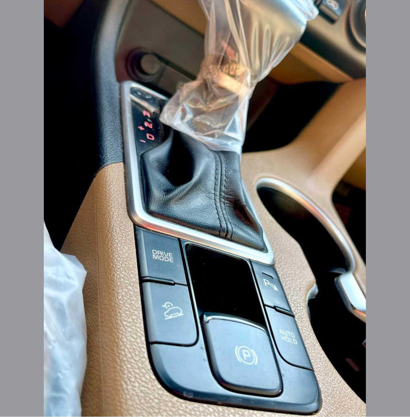 فوق الفول مواصفات VIP 

تحفه زيرووووووووو بعدهه بفلين الشركه

 خليجيه 2020 كفاله حتى من الزلغ
مواصفات فول الفول 1/1
اخت الزيرو جديده جدآ جدآ جدآ 
ماشيه 30 كم حقيقي شرط الفحص

كيا سبورتج 2020 خليجيه كفاله عامه من كلشي من الضربه والصبغ والشخوط والزلوغ والرصعات
ماشيه 30 كم رقم وسنويه وهزه جديد و بأسمي لغاية 2030

🛑مكانهه بغداد 
🛑رقم صاحب السياره
***********
🛑السعر (علق و يأتيك برساله خاصه)

🛑المواصفات :-

2-بصمه ابواب وصندوك وتشغيل
3- سقف بنوراما
4-صندوك كهرباء ذكي يفتح عند الاقتراب من الصندوك تلقائياً
5-شاحن واير لس
6 - هاند بريك دكمه
5- شاشة نفكيشن بلاديه
6-كشن جلد مشمشي بلادي
7-مري جانبيه قلاب مع البك+ إشارة بالمري
8-اوتو هيلد
9- 4رادارات
11- تدفئة بالستيرن + استيرن اخياط
12-سماعات دمام امامي وخلفي
13 صدر امامي خلفي شركة جديد    
14- توزيع فولتيه 
15- نظام جي بي اس مال خرائط
16-هارد خزن 
17-مكينه 4سلندر 2000دوش
  كير 6نمر
18- حساسات خلفيه بلاد+حساسات امامية بلادي
19-- تبريد قطعتين اوتو منفصل التحكم تبريد مناخي
20-شاشه جبيره 
21-لد لكزز مشفر نهاري بلادي زنون 
22-رادار جانبي النقطه العمياء
23-مانع انزلاق
24-نظام انحدار
25- كتابة دوسات سبورتج بلادي
26-بردات خلفيه بلاديه 
27-حساس اطارات ((رقمي ))مع التنبيه بالنخفاض ورتفاع الهواء
28-شاشه قراءة العطلات بدشبول نظام حديث
29-حاجب لد نهاري
30-بك لايت لد ليزري 
31-بجم زينون عالي وناصي زنون مع كشافات عدد 2
32-نظام درايف مود قيادة 3 اوضاع
33-تحكم ستيرن فول 4جهات
34-دشبول لونين مطعم صاج
35-جام اوتو جهتين
36-كشنات كهرباء
37-داخل جلد 
38-ويل كب 19دعايه الشركه الشكل نجمة
39-قياده 
40-نظام Wifi انترنيت
41-نظام التكلم مع السياره
42-بلوتوث مع اوكس ومدخل 
43-نظام ترحيب عند التشغيل ولطفاء
44-يدات نيكل مع الاناره
46-ترايش بالقماره اصليه
47-نظامCLIMATE لتنقية الهواء
48-مرايه عاكسه لضوء مع بوصله
49- برده خلفية مال شركة بغداد, العراق
