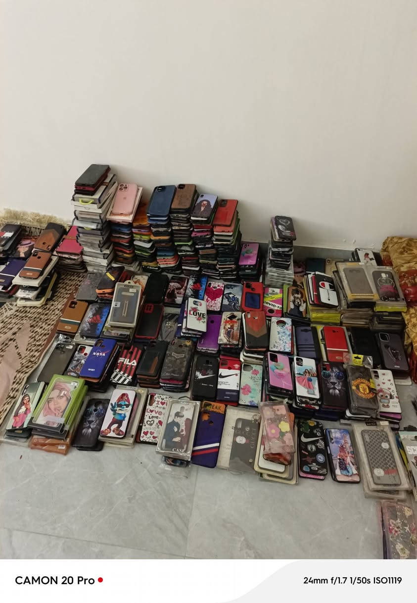 مرحبا
كفرات موبايل منوعة اببعهن شلعه 
و اكو بيهن كفرات امانتا مشتري الواحد ب دولارين 
نوعيات حلوه السعر مناسب 
متوفر واتس
***********
