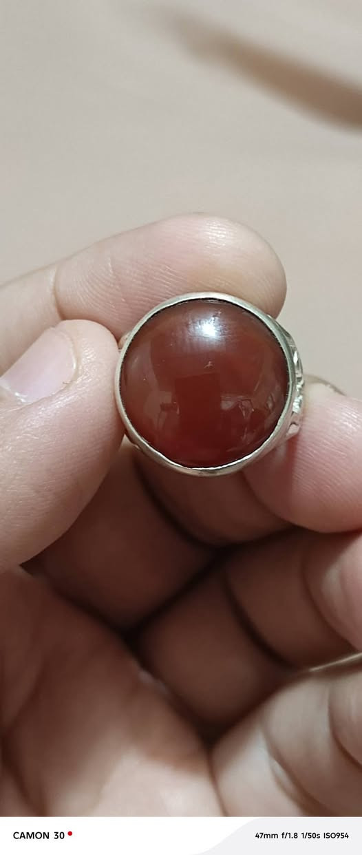 السلام عليكم خاتمين عقيق للبيع سعر الخاتم ٥٠ وإذا ثنينهن شلع ٩٠ بصره ***********
