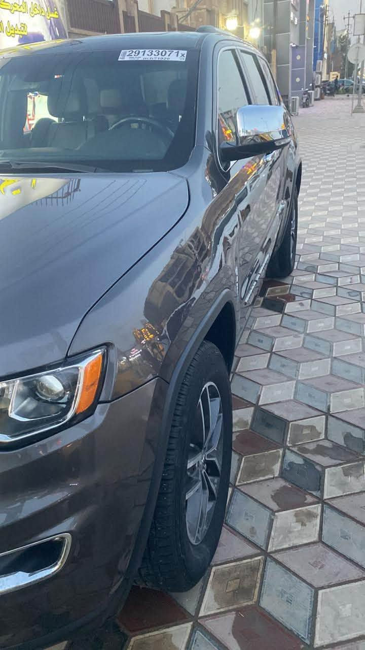 مراوس فقط ب اوباما..
جيب لاريدو 
موديل 18
فول مواصفات
فتحه / تشغيل عن بعد / حداديه/ تخم تاير/ 
كشنات كهربائية/ تبريد ثلج/ دوشمه جلد طبيعي /تحكمات / شاشه حساسات امامي خلفي / رقم بغداد تحويل عنده الطلب /
الضرر بنيد جاملغ بدون دواخل 
مكان السيارة ناصريه 
 وات ساب ***********
