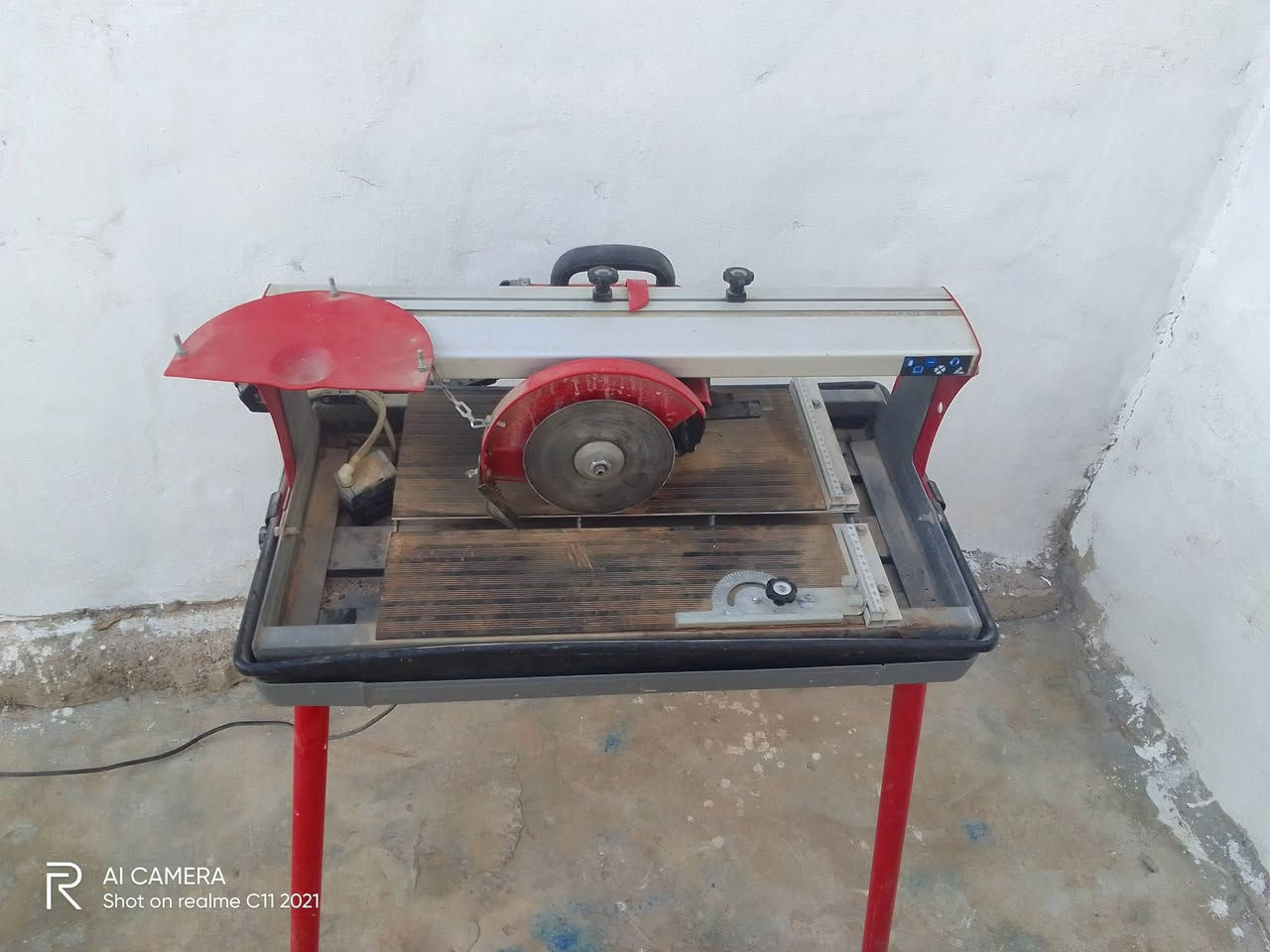 گاصوصه سيراميك الماني شغاله مابيهه عيب للبيع السعر 180وبيهه مجال الاتصال ***********
