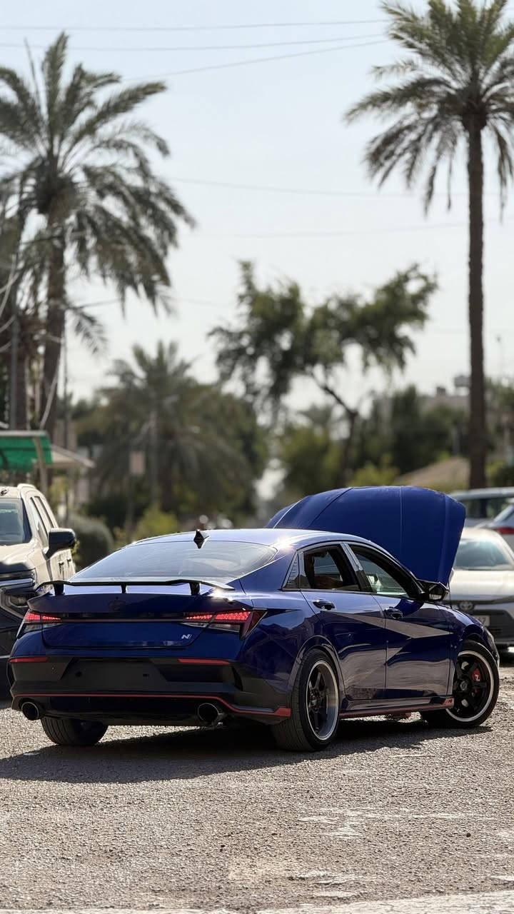 🐙 للبيع – Hyundai Elantra N
الموديل: 2024
المحرك: 2000cc Turbo
القوة: 280 حصان
القير: عادي (Manual)
اللون: أزرق
الممشى: 8500 ميل (mi)
الحادث:
صبغ خشم الجاملغ الايسر
صبغ حافة البنيد
بارد في الجاملغ الامامي الايمن
بارد في الجاملغ الخلفي الايمن
 رصعة في السقف نتيجة التحميل ونقل
رصعة في الباب الخلفي مصلحة بارد

المواصفات:
• شاشة متصلة كبيرة
• نظام صوت Bose
• شحن لاسلكي للهاتف
• إنارة داخلية Ambient
• كراسي رياضية Recaro
• تدفئة مقاعد
• بصمة تشغيل
• تحكم من المقود
• نظام Rev Matching
• نظام تعليق رياضي متغير
أنظمة الأمان والمساعدة:
• رادارات أمامية
• نظام مانع تصادم
• نظام النقطة العمياء (Blind Spot)
• مثبت سرعة
• نظام تحديد المسار (Lane Assist)
• حساسات أمامية وخلفية
• كاميرا خلفية
• إشارة بالمرايا الجانبية
التعديلات:
• جنوط Rays
• إضاءة أمامية LED متغيرة
• Air Duct / فتحات هوائية رياضية
• واقيات (Mud Guards)
📍 الموقع: بغداد
📞 التواصل: ***********/***********
💰 147$ وبي مجال بسيط للشراية

…اضافة الى صور الحادث مدرجة وسونار للسيارة:
