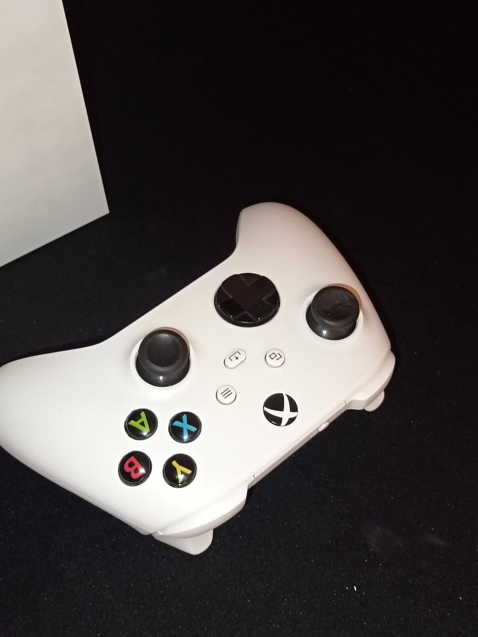 سلام عليكم
يتوفر XBOX  Series S ما مفتوح 
يجي ويا فيفا 2026 🔥
جوستك واحد  🎮
بسعر 340 قفل 🔒  
التواصل على هاذة الرقم ***********
