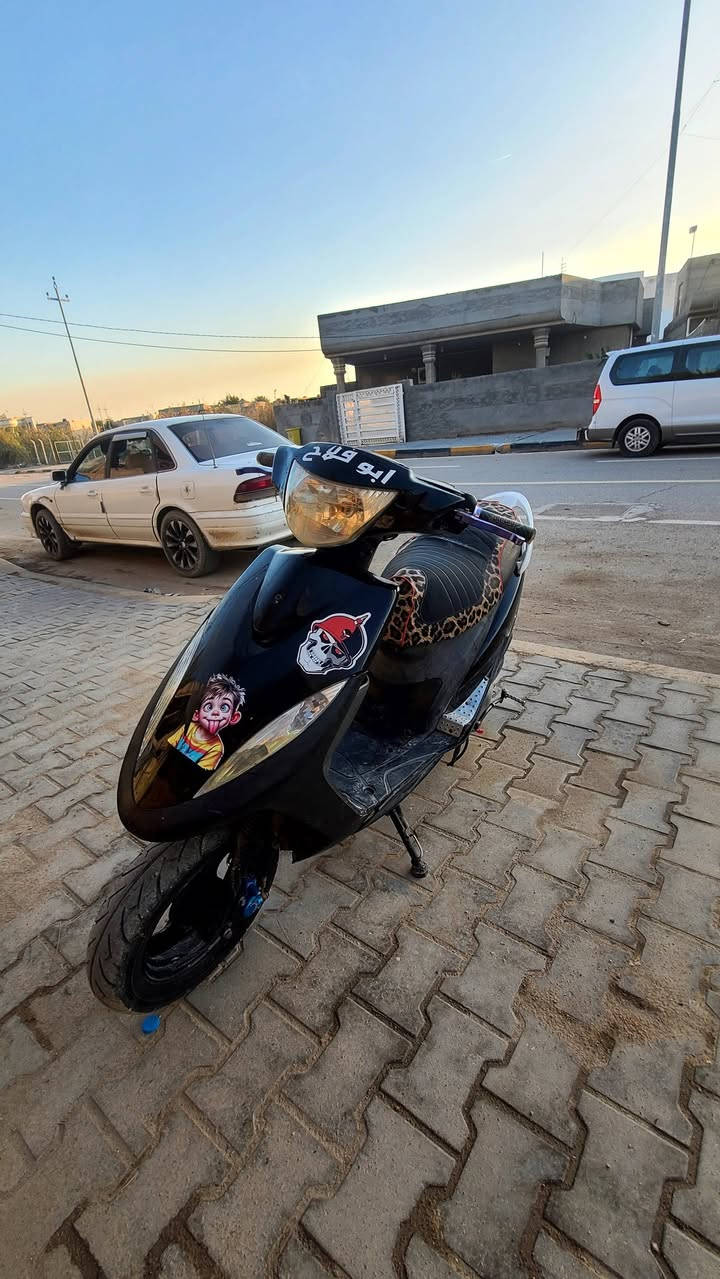 سلام عليكم ماكس 55 شلعع ومعدل شلعه فول طيران موجودة بالفيديو دراجه خيرر من الله ما ناقصها اي شي عليها صلنصه fm رياضي و وييل رياضي . ***********
