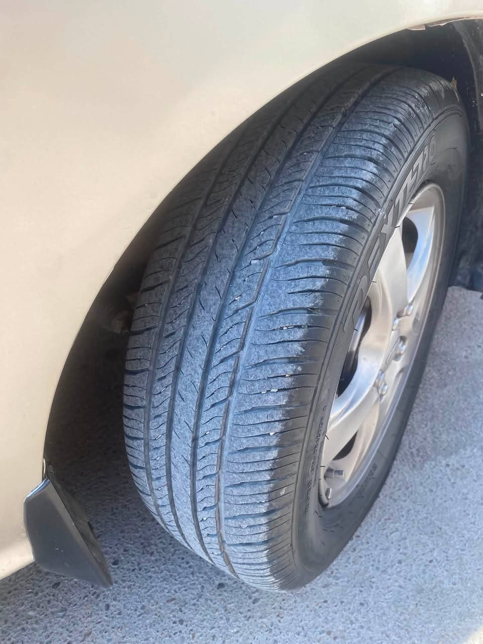 السلام عليكم شباب عندي هاذ الويل كب مال الانتره حجم١٥بي تايراته جدد ريد مراوس بويل عادي بس كون تايراته خط ابيض مكاني بغداد الدوره وممنون من جميع


**إذا كنت صاحب هذا الإعلان وتريد حذفه لأي سبب، رجاءا أرسل رسالة إلى الدعم الفني**