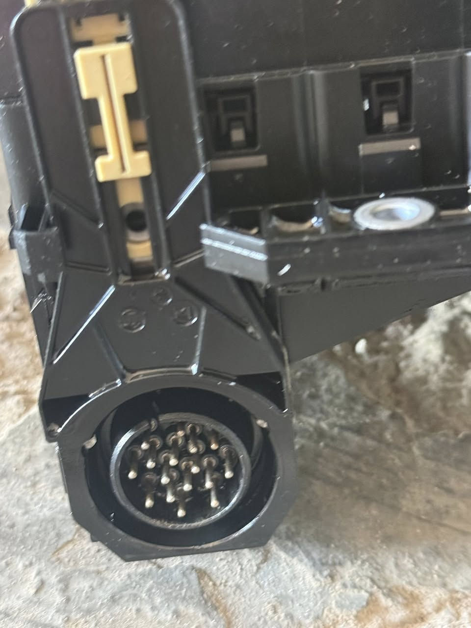 كونترول كير 6HP19   ٦ سلندر جان بسيارتي شرط اي خلل ما بي
كيس گير كامل وجديد طك كارتون اصلي الماني مو تقليد + الاصابع السود الاربعة اصليات شرط 
خذتهن لسيارتي تالي طلع الكلجات محتركة وبدلت كير كامل يم حسين المميز 

معروضات للبيع باسعار مناسبة قياساً ويه اسعارهن الاصلية بالمحلات التجارية


**إذا كنت صاحب هذا الإعلان وتريد حذفه لأي سبب، رجاءا أرسل رسالة إلى الدعم الفني**