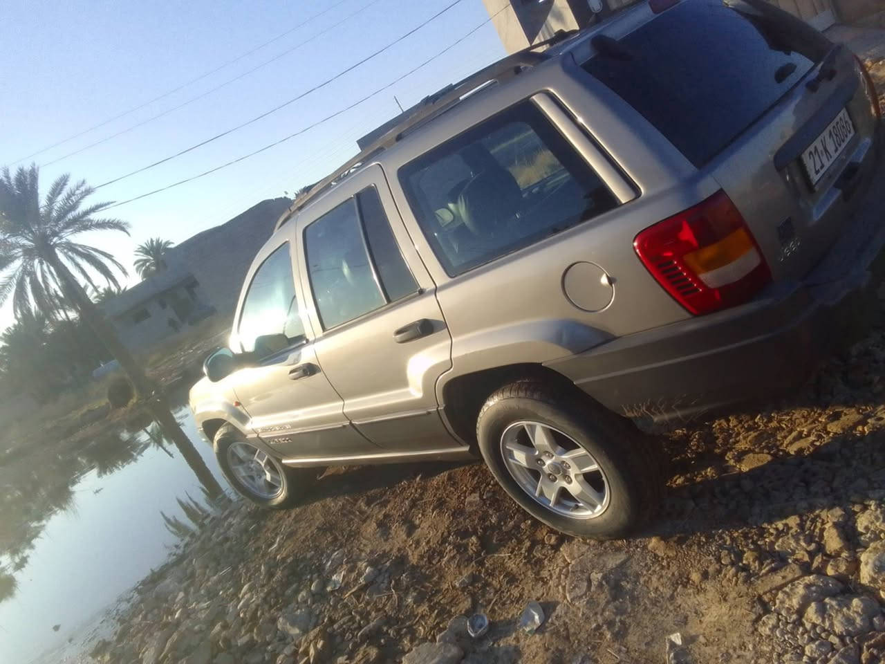 السلام عليكم سيارة جيب نضيفه 2001مكان بعقوبه بسمي رقم شمالي الاستفسار على الرقم ***********والخاص السعر 70 وبيهة مجال
