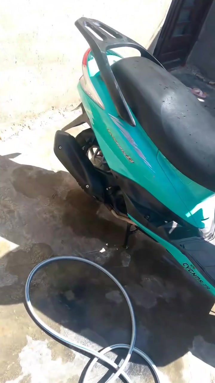 سلام عليكم  درجه سكنس حديث للبيع مو ديل 2024درجه محرك ماكس ياباني  درجه ناشفه احله من صوره محرك خرسه مينسمع  مكان  كربلاء طويريج  السعر550 قفل  ***********
