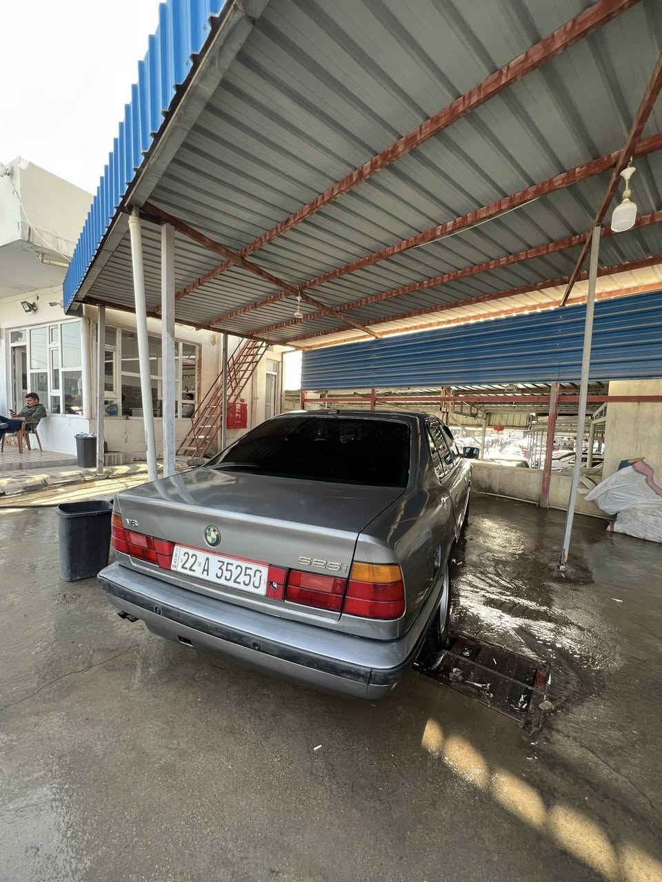 سڵاوی خواتان لێبێت
بیئێم ٥٢٥ ✅
گێڕ عادی ✅ 
سڵایت ✅
ڕەقەمەو سەنەوی بە ناوی خۆمەوەیە ✅
چوار تایەو ویلی لۆک ✅ 
١٩٩٠✅
جام کارەبا ✅ 
شاشەی بۆ دانراوە ✅ 
تەبرید لەگەڵ سویچ ✅ 
گێڕ و مەکینە بە شەرت ✅ 
هەر کات ویستت وەکالەت ✅ 
ویل مشەبەک ✅
سەیارەکە یەک دینار مەسرەفی تیا نیە سلف لێبەو بڕۆ بۆ دوبەی ✅ سعری ٤٤ و مەجالێکی کەم ✅ 

سڵاوو ڕێز بۆ ئەدمینی گوڵ ❤️‍🩹
***********
