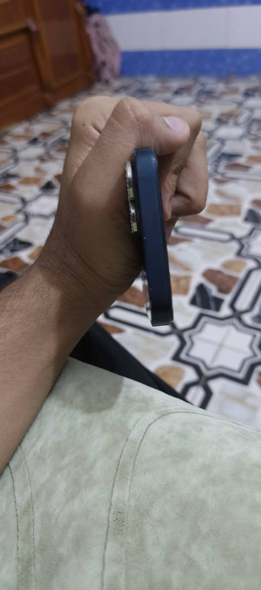 ايفون13عادي ذاكرة128 مبدل شاشة اصلية فقط بطارية 84 الكسور البل شاشة بالحماية مو بيهة سعر350قفل لادك وتعبني اذا تريد اقل العنوان العمارة حي العسكري التواصل هاذ الرقم او واتساب ***********
