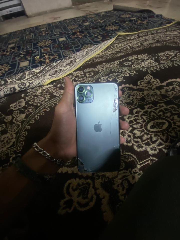 سلام عليكم ايفون ١١برو ماكس ذاكره ٢٥٦بطاريه ٧٥مبدل شاشه فقط والكامره الخلفيه بيها خلل مكاني بغداد هـ*********** سعر ٢٥٠
